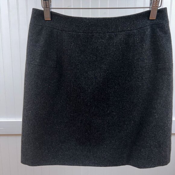 J.Crew Dark Grey Wool Blend Mini Skirt Capsule Timeless Essential Sz 2 Women's - Picture 1 of 9